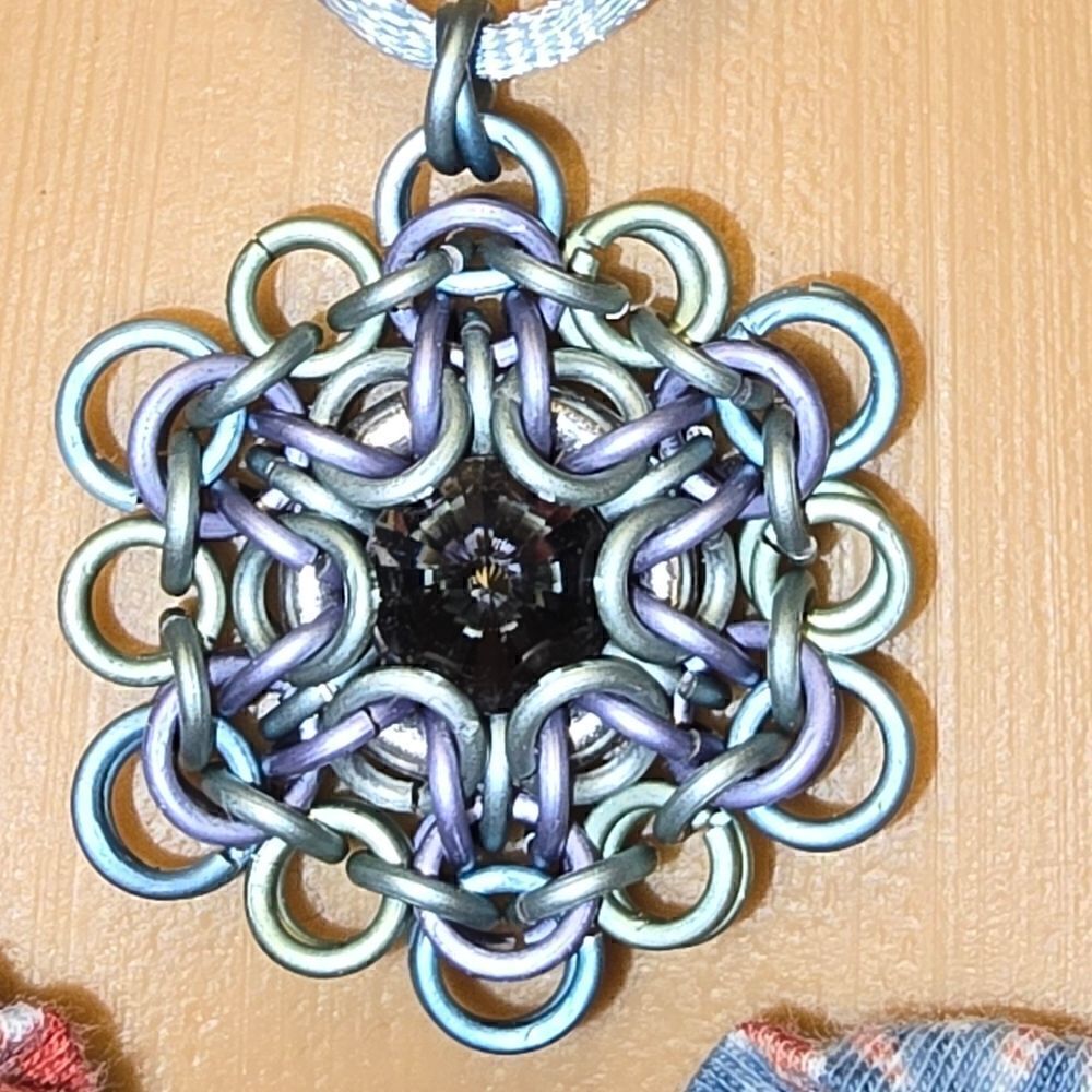 Gemster77 Snowflake Chainmail Necklace #N2